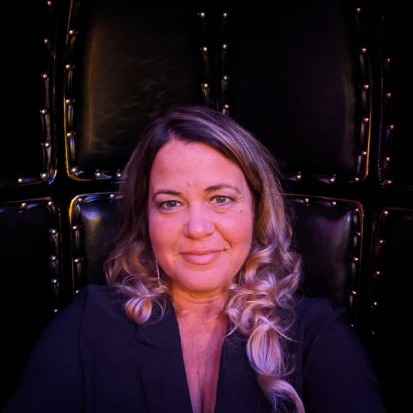 Meet your Posher, Nancy - Picture 1 of 2